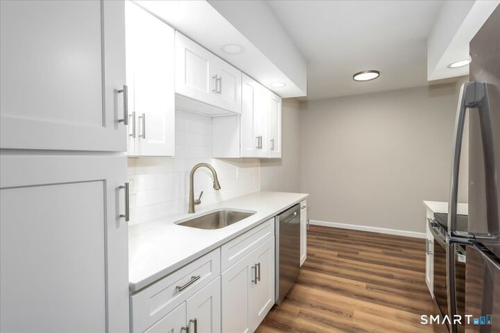Property Photo:  7 Tara Drive 7  CT 06804 
