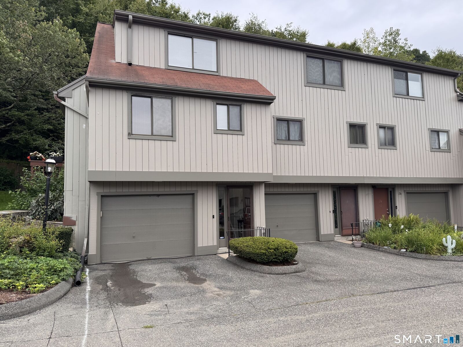 Property Photo: 172 Beacon Hill Common 172 CT 06403