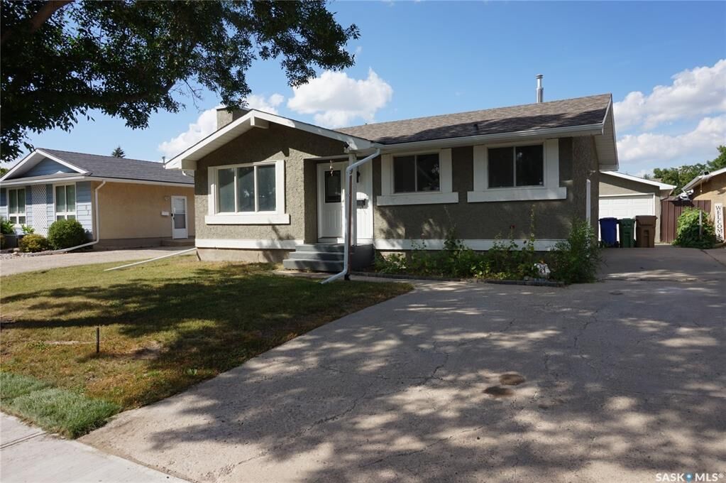 Property Photo:  91 Plant Crescent  SK S4N 5C2 
