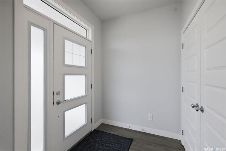 Property Photo:  122 Taskamanwa Street  SK S7V 1P6 