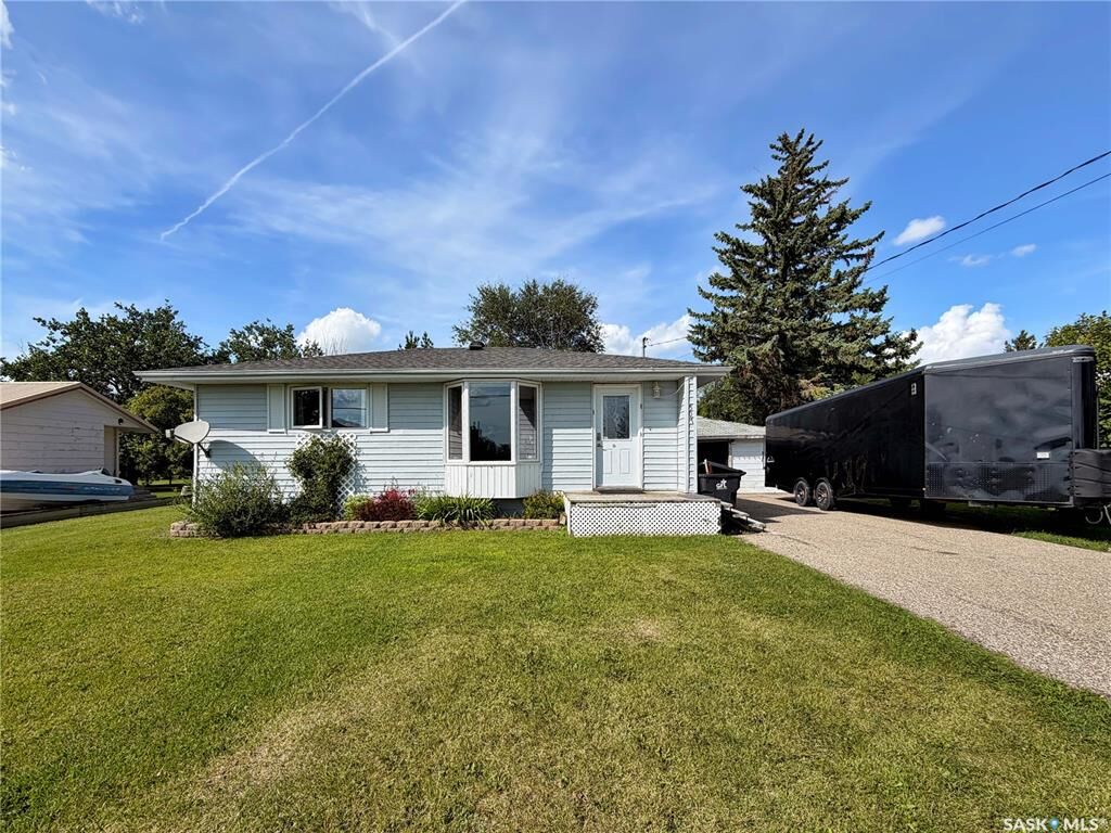 Property Photo:  507 Prairie Avenue  SK S0C 0G0 