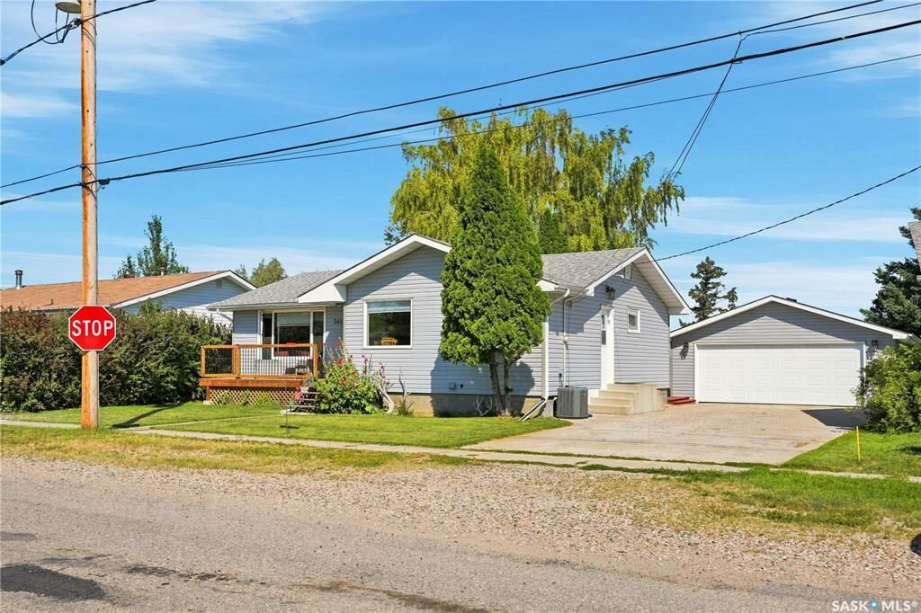 Property Photo:  342 Aspon Avenue  SK S0K 0C0 