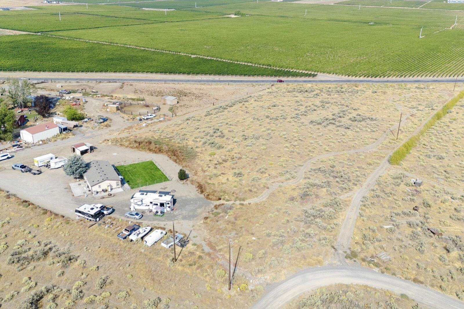 Property Photo: 24617 E SR 224 NE WA 99320