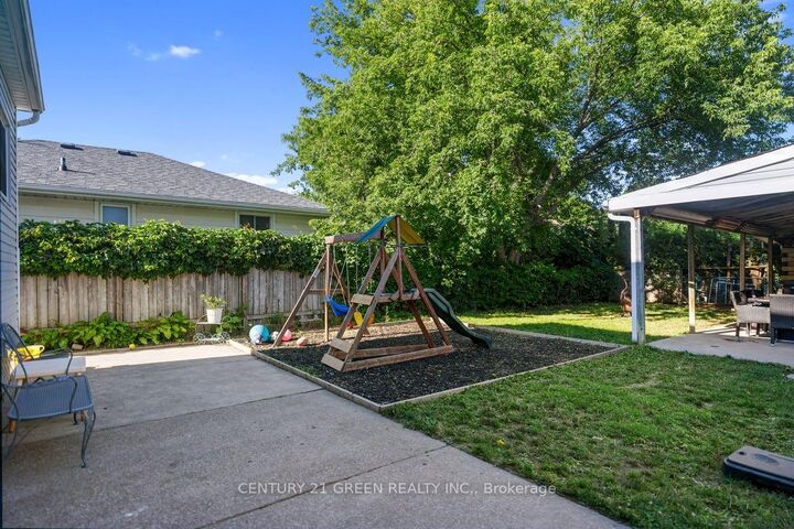 Property Photo: 506 Niagara St Street ON L2M 3P5