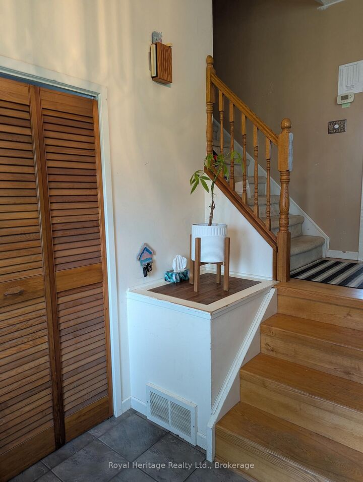 Property Photo:  36 Riverview Road  ON K9V 1B3 