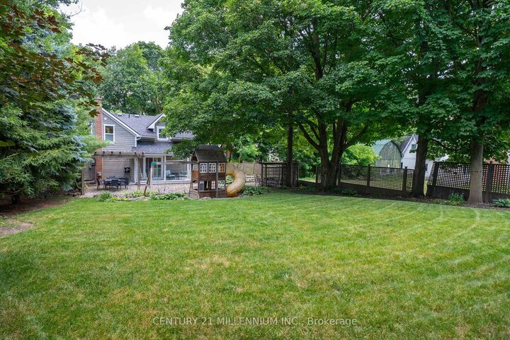 Property Photo:  255 Macdonald Street  ON L7C 1L8 