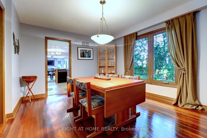 Property Photo: 1412 Carmen Drive ON L5G 3Z1