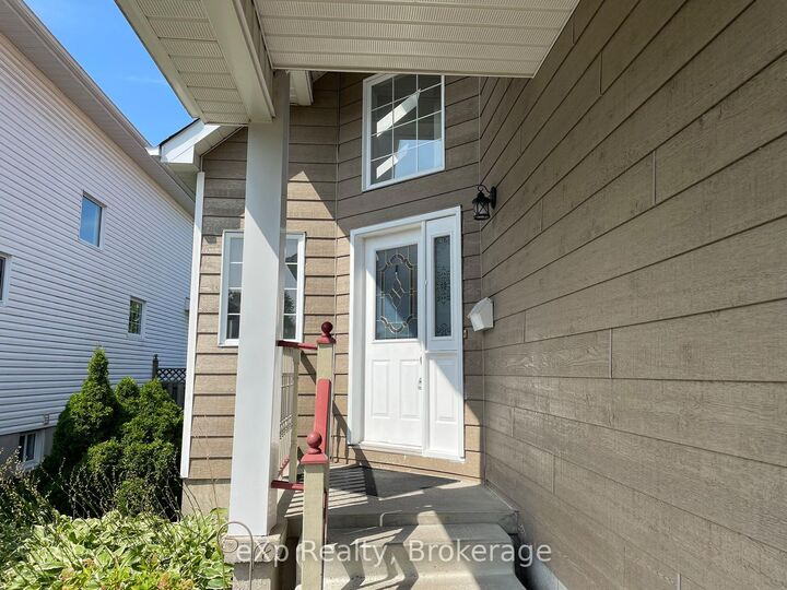 Property Photo:  12 Sherwood Crescent  ON K8P 5G1 