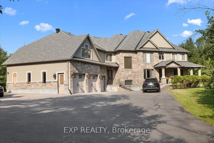 Property Photo:  130 Ironstone Court  ON K2S 0L4 