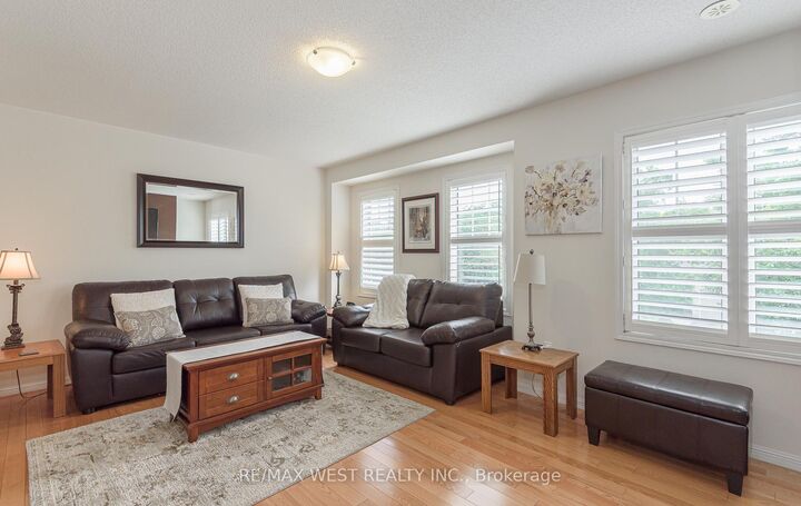 Property Photo:  95 McCleave Crescent  ON L6Y 4Y9 