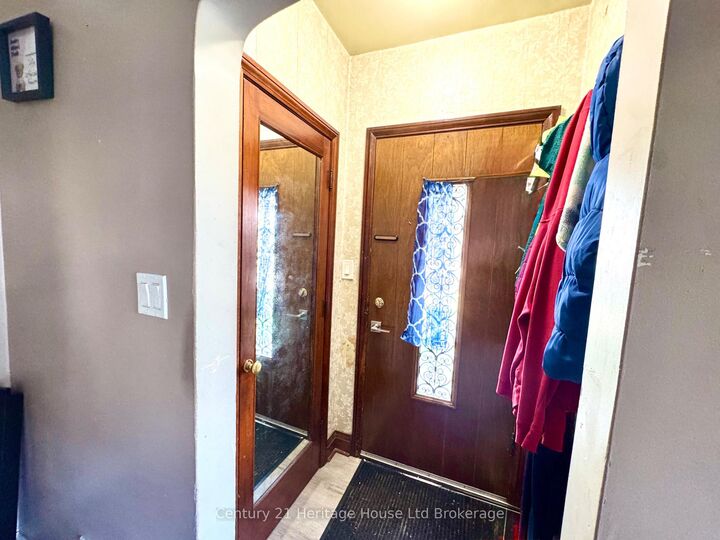 Property Photo:  159 John Street  ON N5C 3G1 