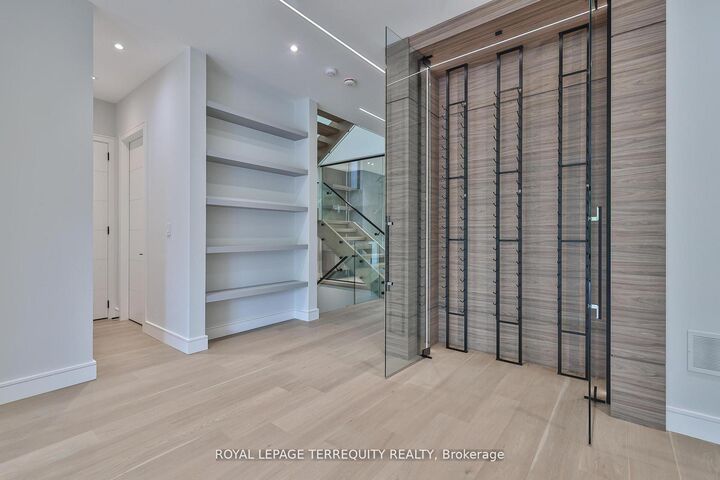 Property Photo:  741 Woburn Avenue  ON M5M 1M2 