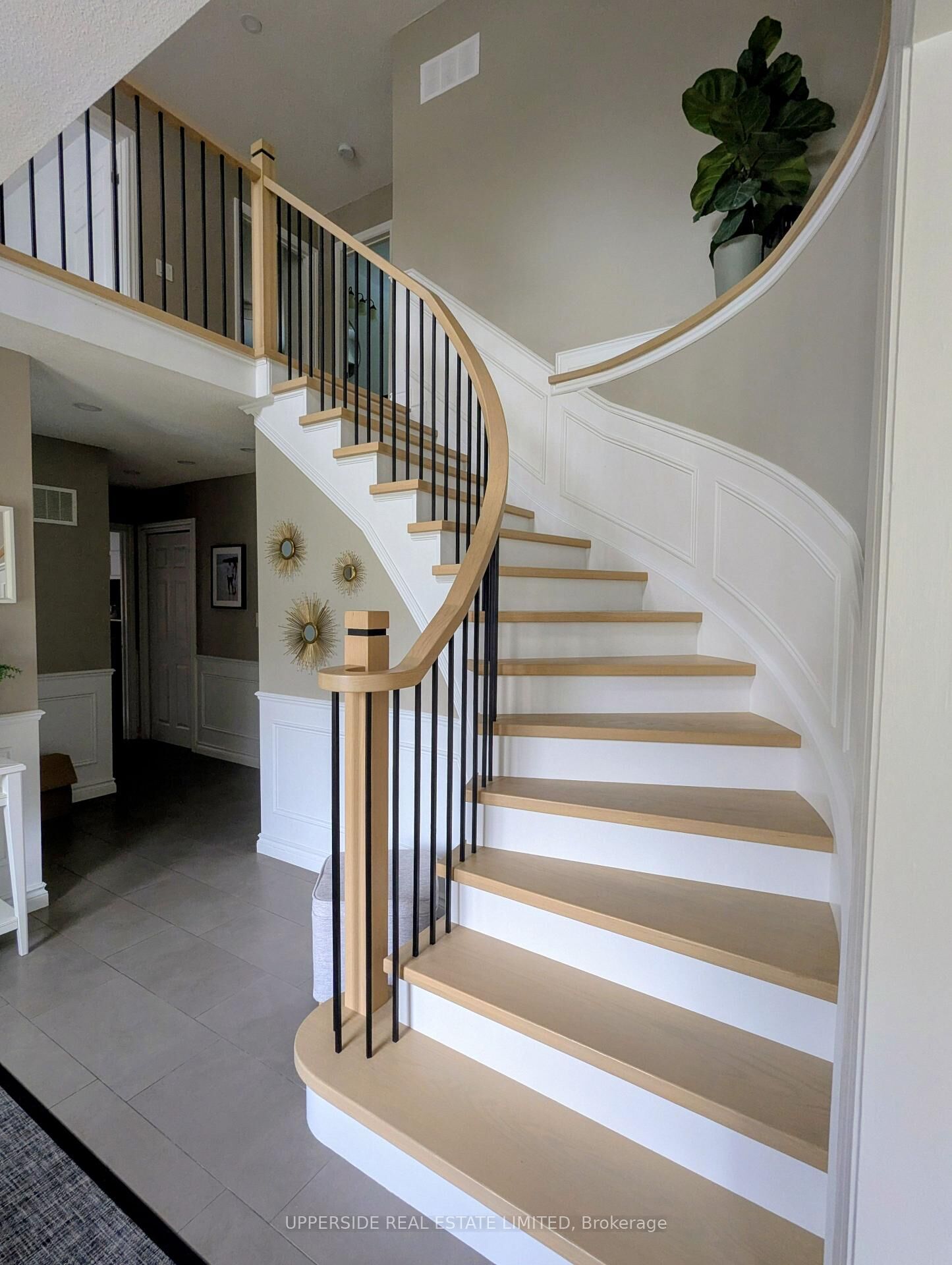 Property Photo:  1055 Easthill Court  ON L3Y 5V4 