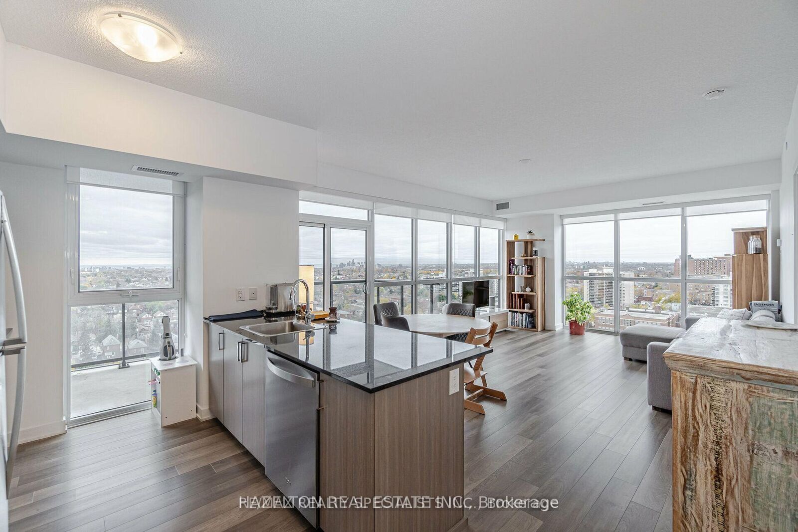 Property Photo:  1603 Eglinton Avenue W 1304  ON M6E 0A1 