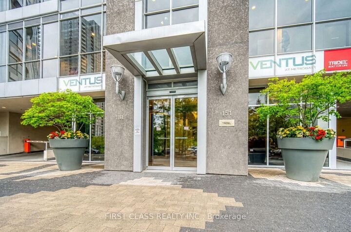 Property Photo: 181 Village Green Square 1719 ON M1S 0K6