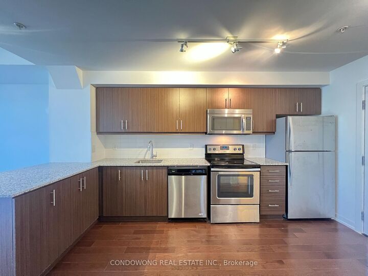 Property Photo:  10 Willison Square 1012  ON M5T 0A8 