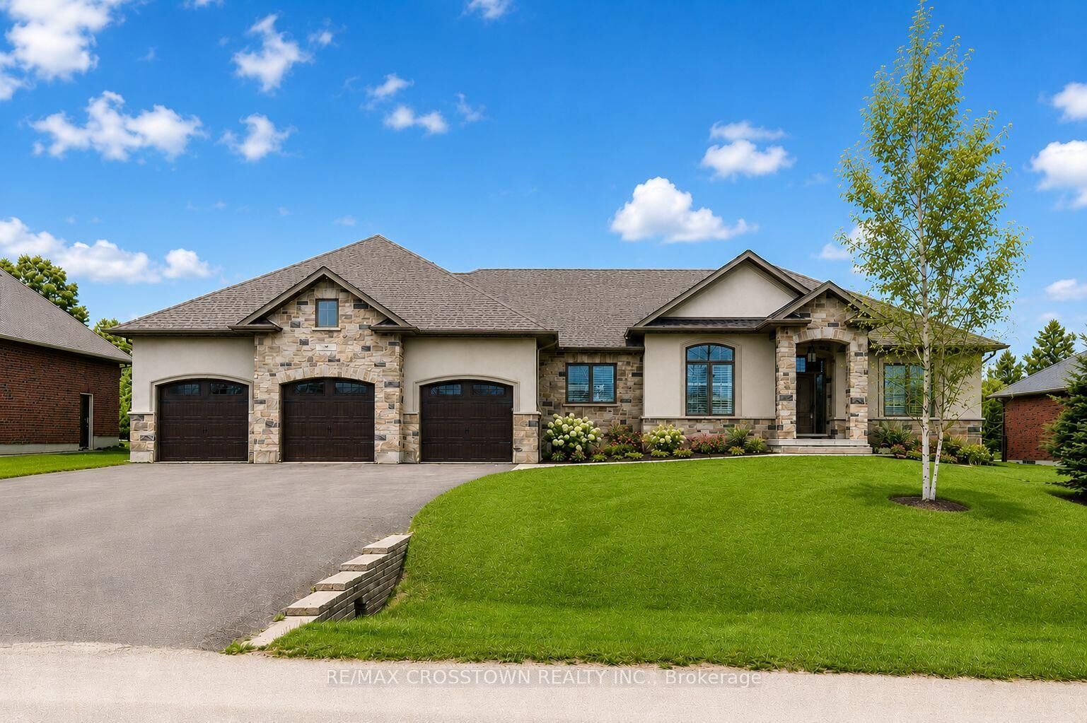 Property Photo: 25 Mennill Drive ON L0L 1Y3