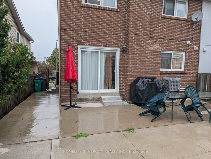 Property Photo:  117 Simmons Boulevard  ON L6V 3X4 