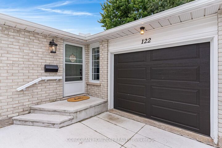 Property Photo:  122 Foxridge Drive  ON N3C 3M8 