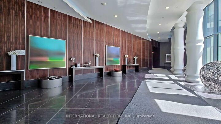 Property Photo: 5162 Yonge Street S 1811 ON M2N 0E9