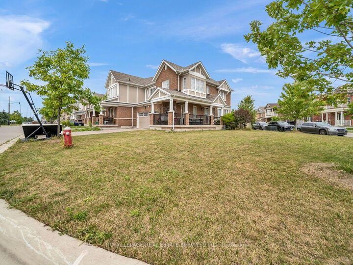 Property Photo: 61 Rockbrook Trail ON L7A 4H9