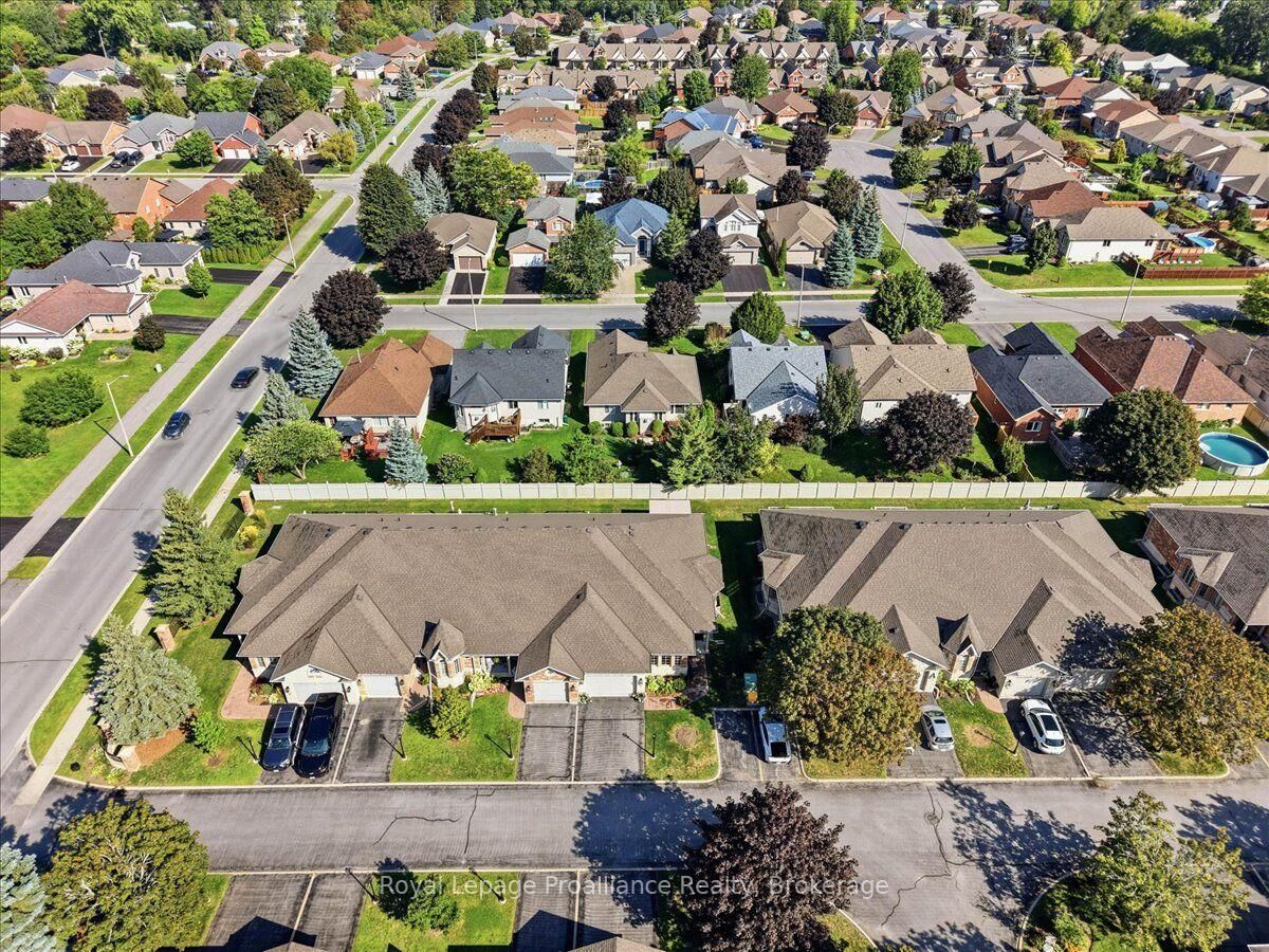 Property Photo:  35 Heartwood Drive 30  ON K8P 5M2 