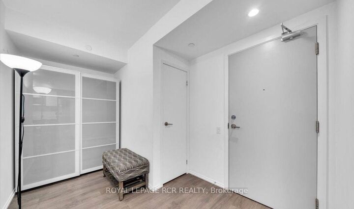 Property Photo:  68 Shuter Street 2307  ON M5B 1B4 
