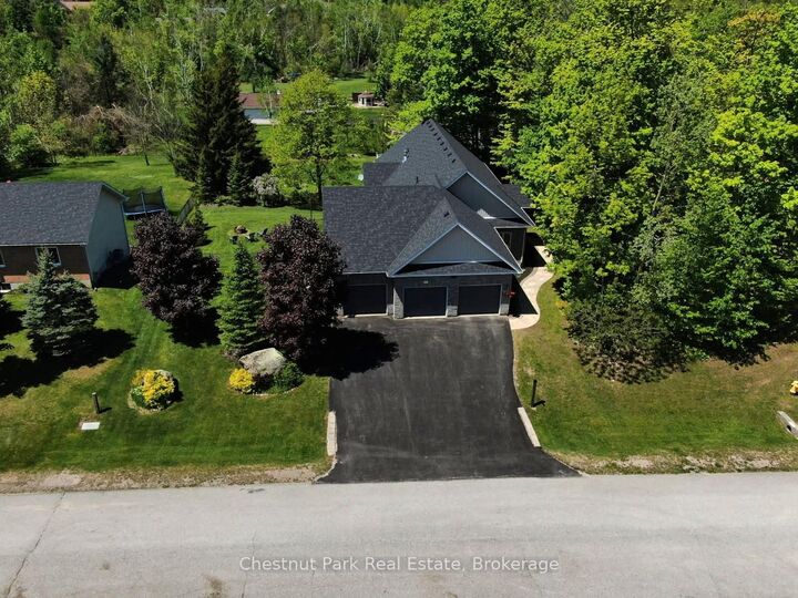 Property Photo: 28 Boyd Crescent ON L0K 1N0