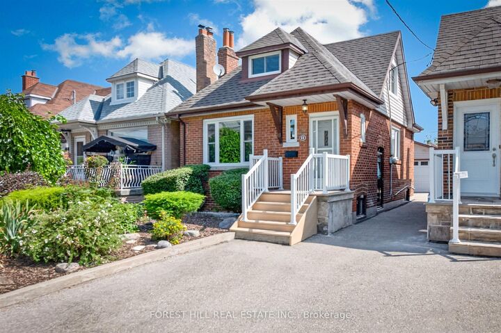 11 Yarrow Road — photo 1