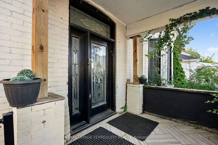 Property Photo:  35 Elizabeth Street N  ON L6X 1S3 