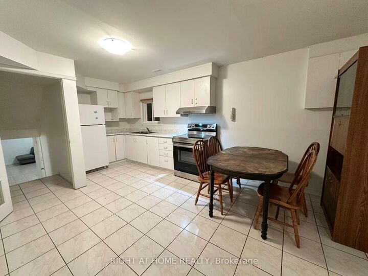 Property Photo:  4125 Bishopstoke Lane Lower  ON L4Z 1J1 