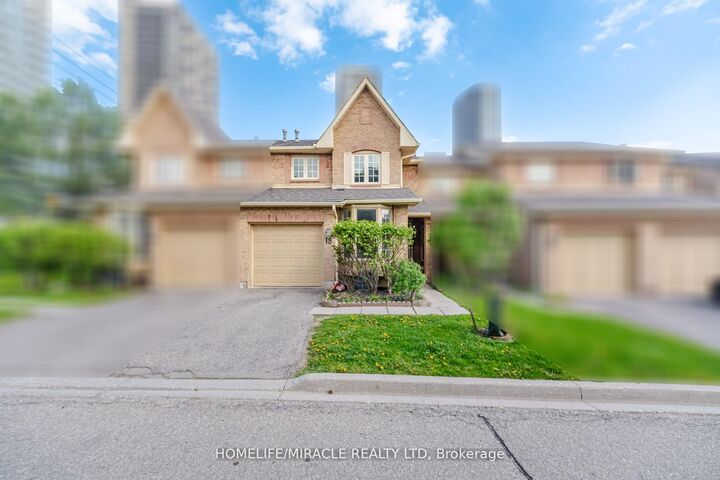 Property Photo:  35 Ceremonial Drive 18  ON L5R 3G6 
