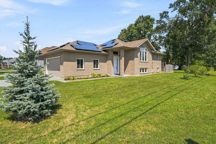 63 Freedom Crescent — photo 1
