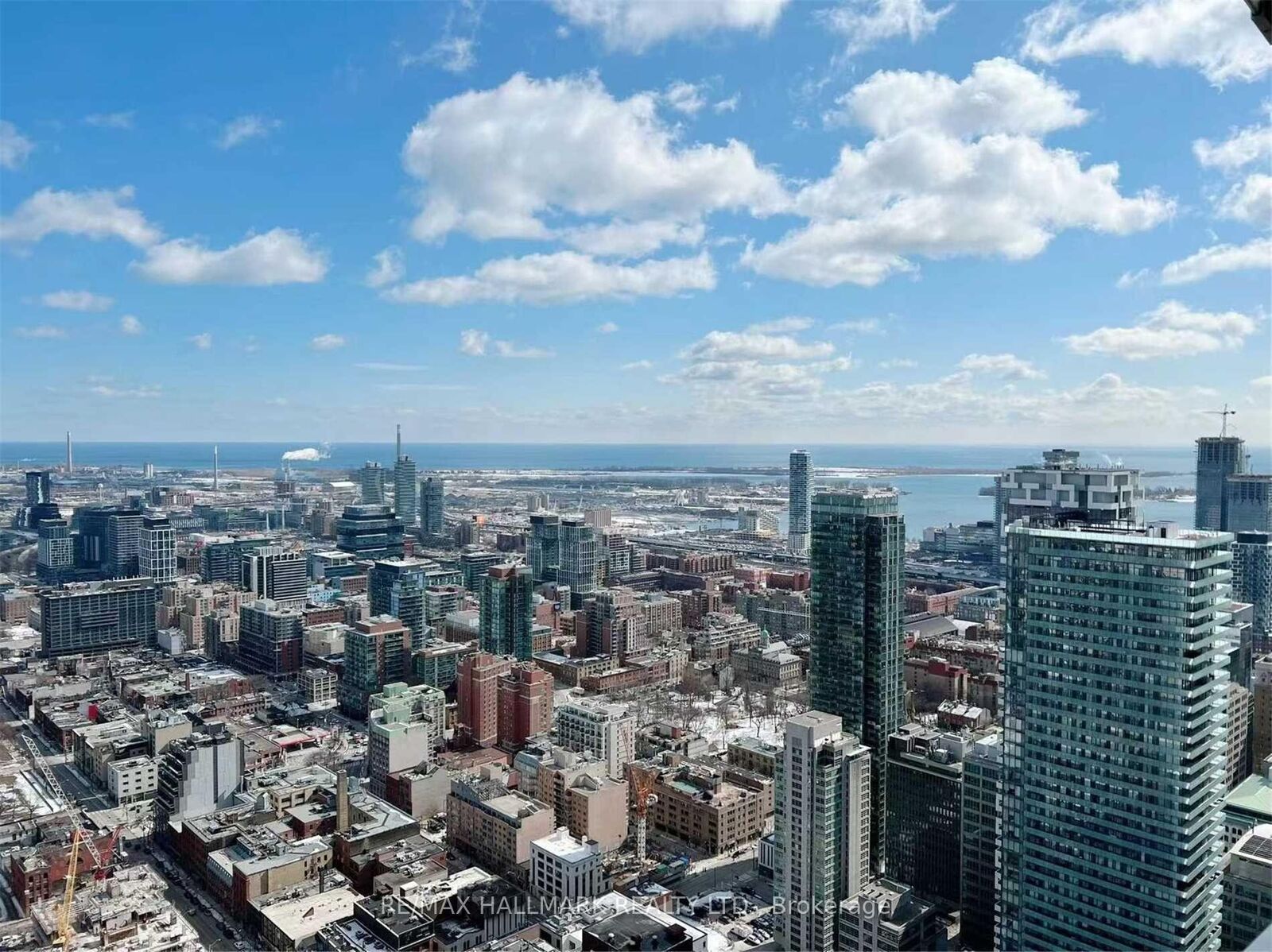 Property Photo:  197 Yonge Street 5006  ON M5B 1M4 