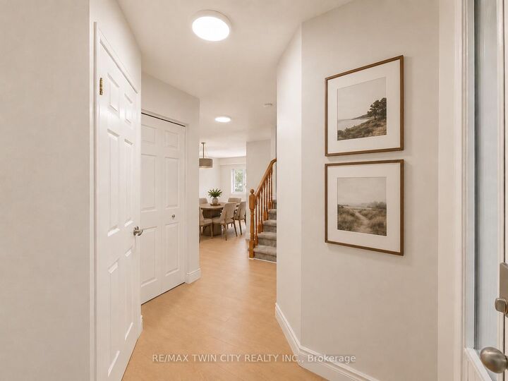 Property Photo: 82 Bridlewreath Street ON N2E 3V6