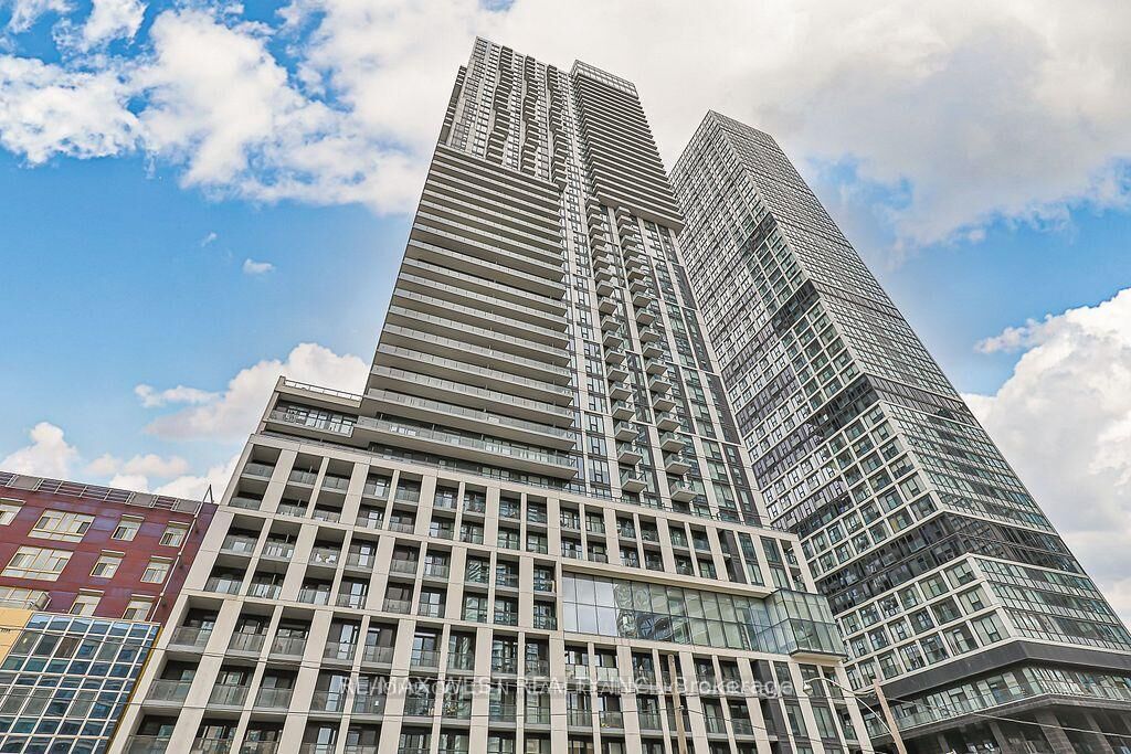 Property Photo:  251 Jarvis Street 1124  ON M5B 0C3 