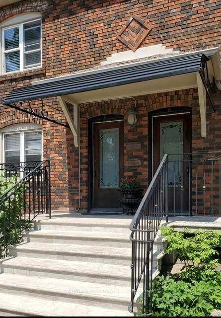 Property Photo:  6 Deloraine Avenue Main Floor  ON M5M 2A7 