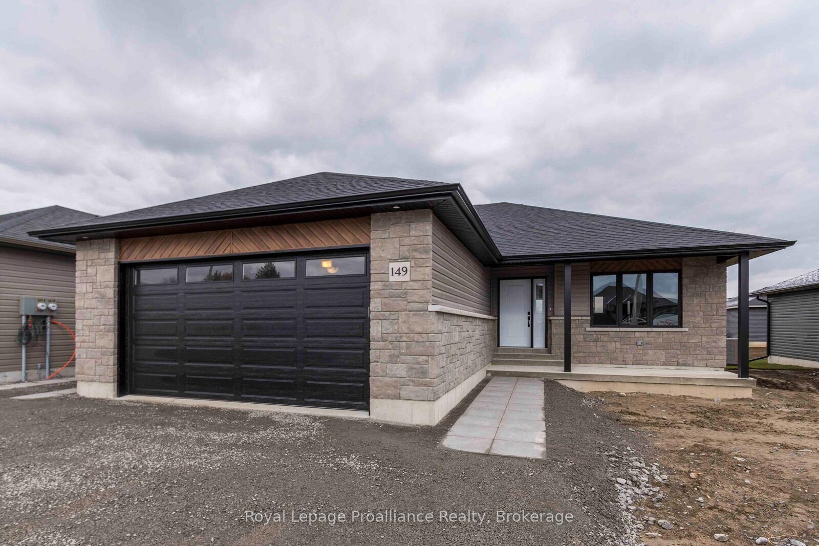 Property Photo:  149 Sienna Avenue A  ON K8P 0J5 