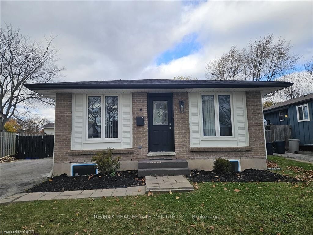 Property Photo:  6 Patience Crescent Upper Level  ON N6E 2K9 