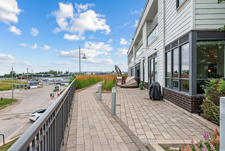 Property Photo: 233 Broward Way 8 ON L9S 0M5