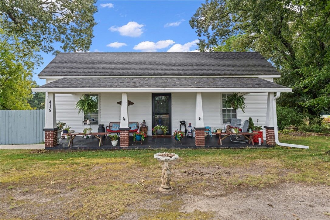 Property Photo:  418 N Norris Drive  SC 29657 