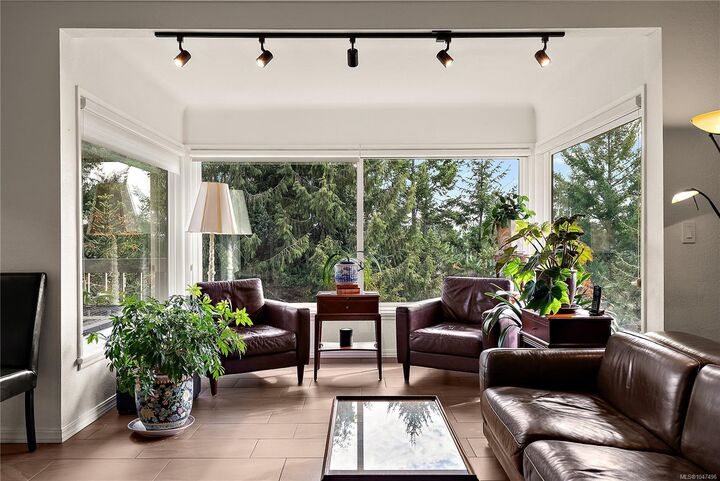 Property Photo:  