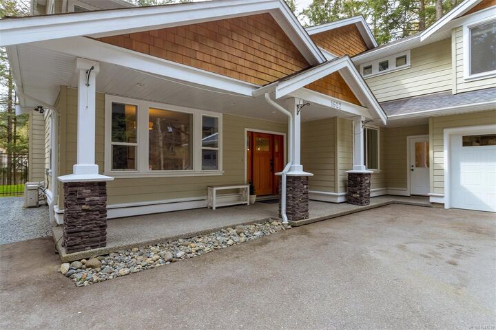 Property Photo: 1622 Millstream Rd BC V9B 6G4