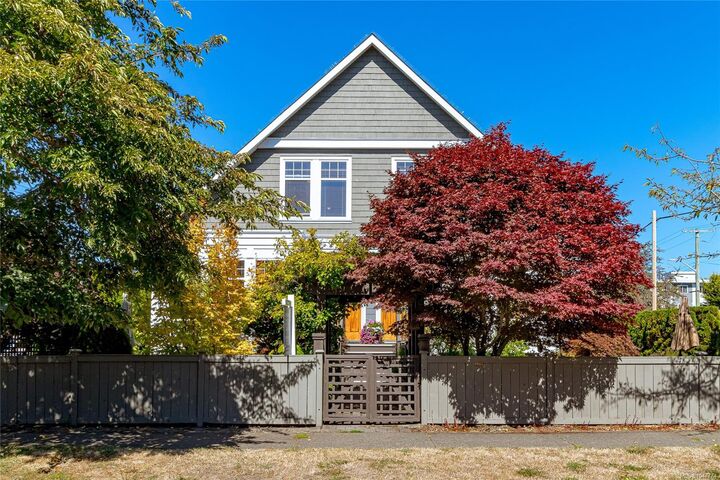 376 Sylvia St — photo 1