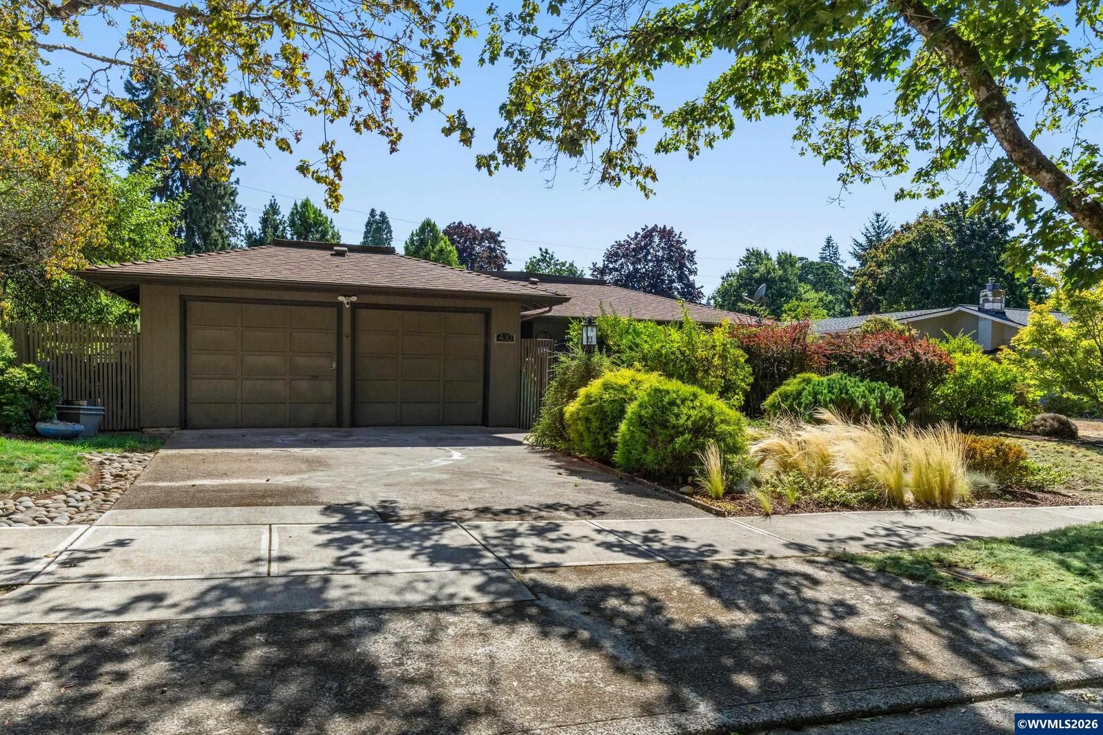 Property Photo: 430 Lori Av S OR 97302