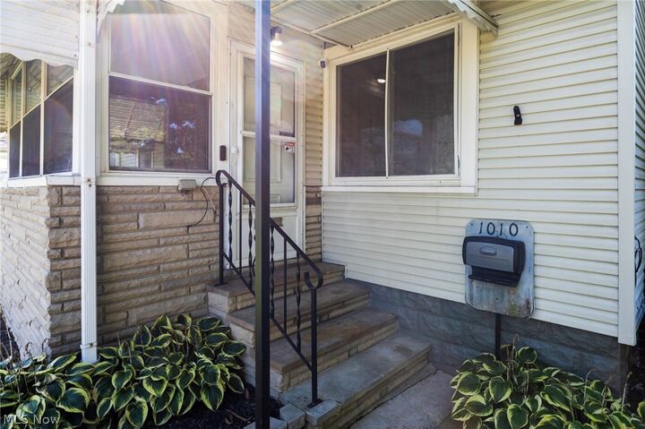 Property Photo: 1010 Georgia Avenue OH 44306