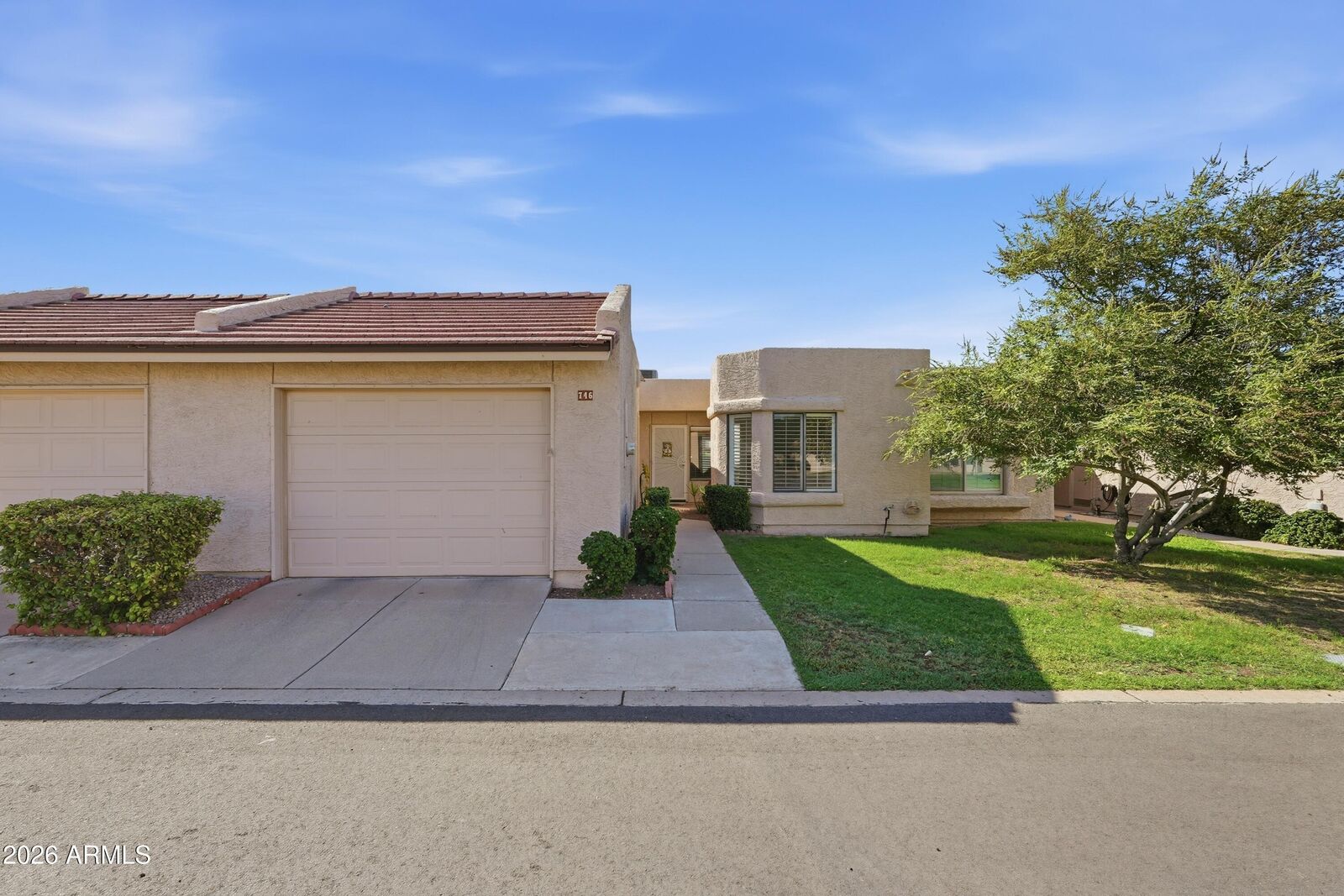 Property Photo:  746 S Privet Way  AZ 85208 