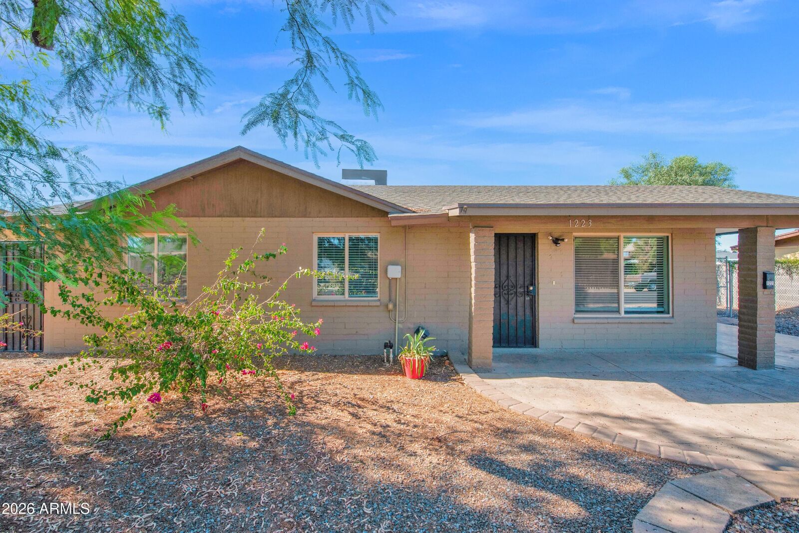 Property Photo: 1223 E Valerie Drive AZ 85288