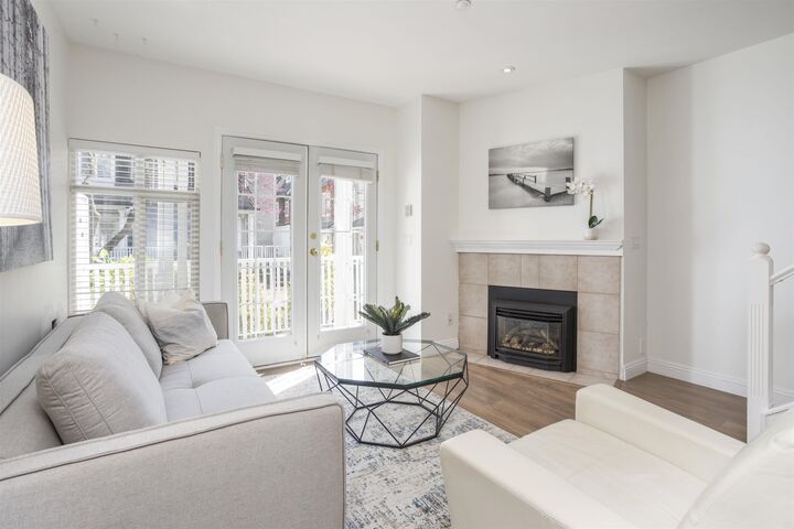 2836 E Kent Avenue South — photo 1