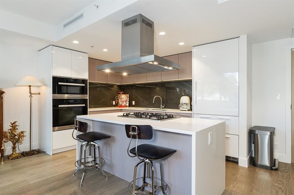 Property Photo:  2025 Curling Road  BC V7P 0E1 